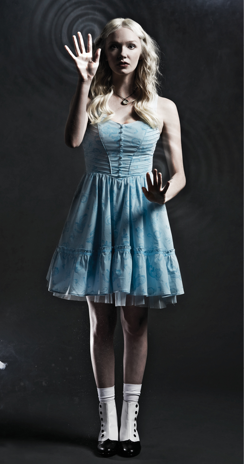 Алиса в Зазеркалье платье Алисы