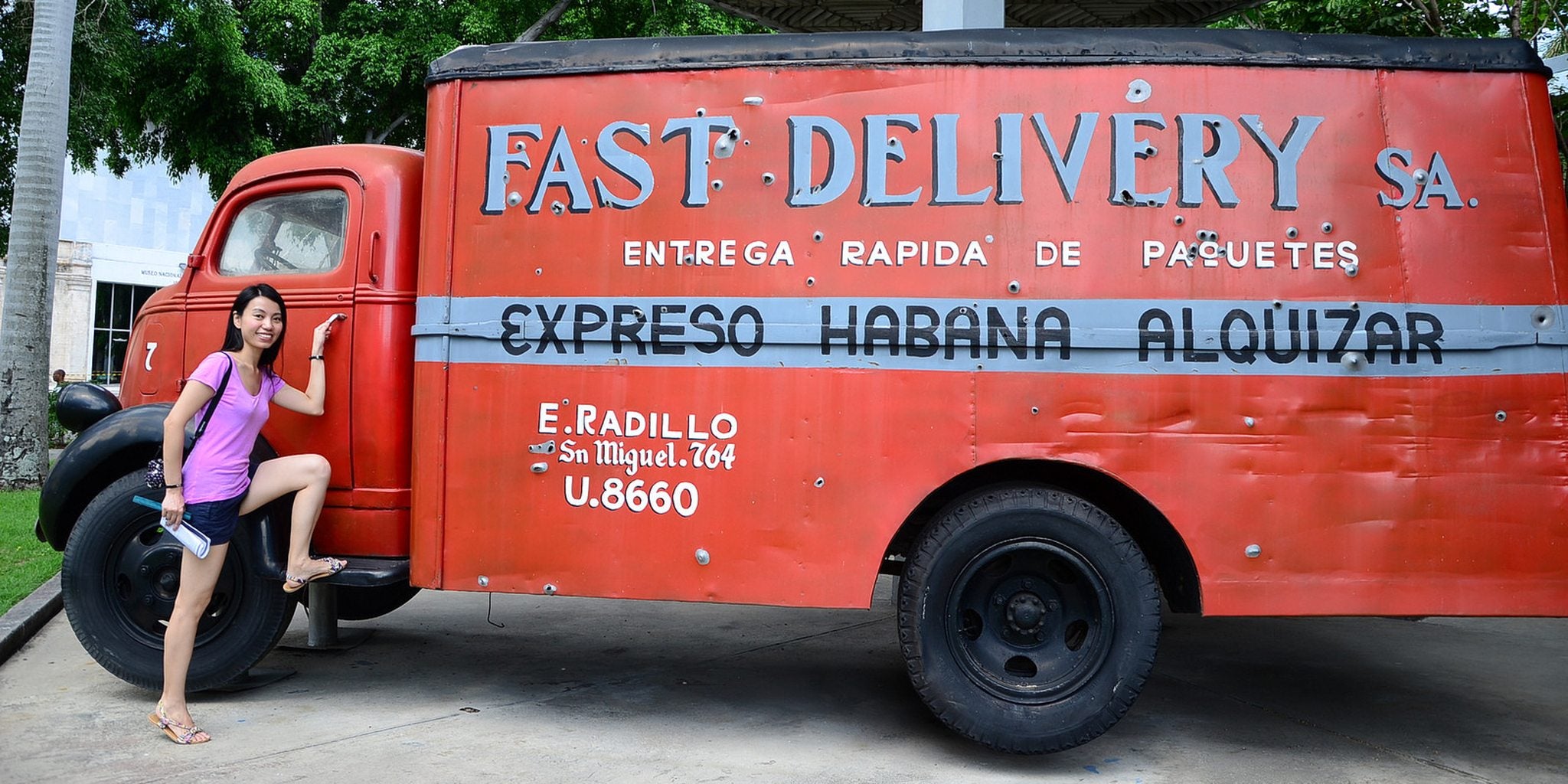 Cuba's hottest Internet business delivers content to subscribers by hand