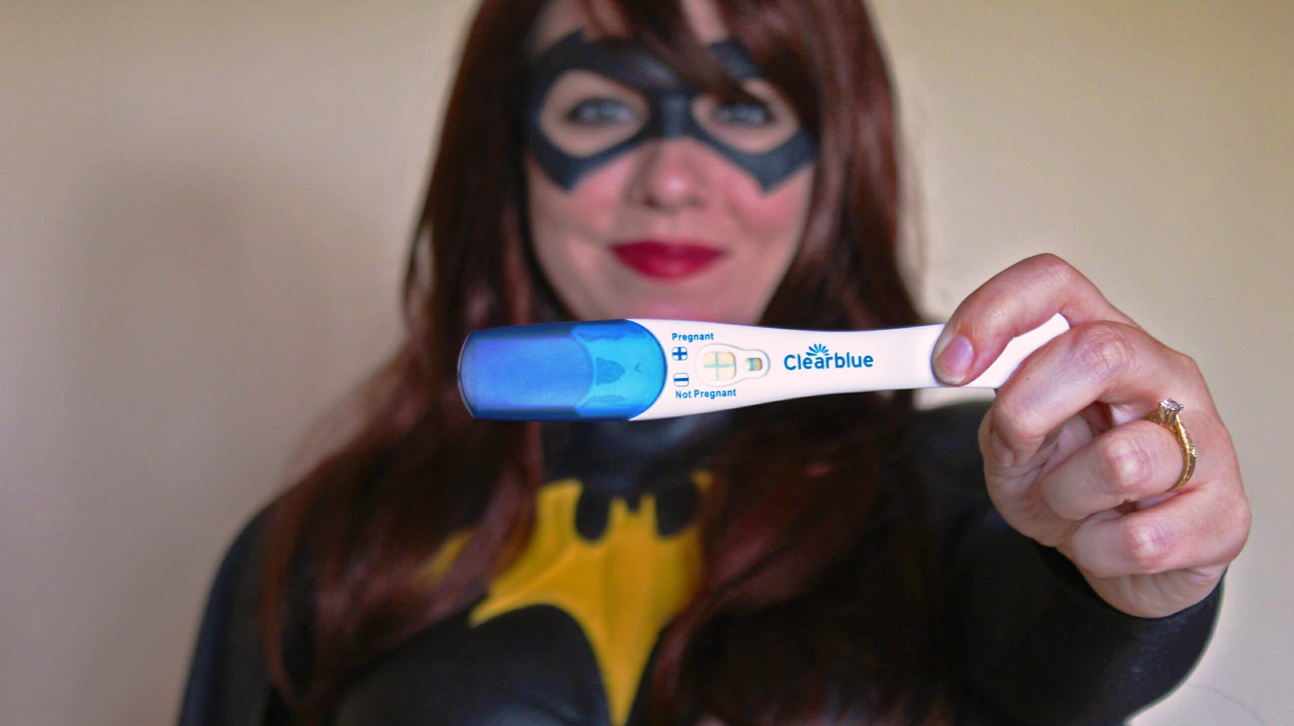 Redditors dressed as Batman and Batwoman announce their pregnancy.