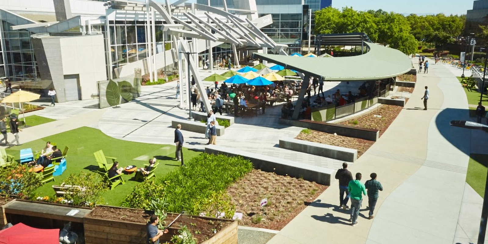 Google Campus, Googleplex 3, outdoor hangout area with people walking