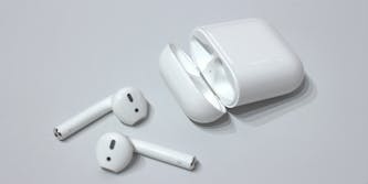 apple airpods wireless earbuds headphones