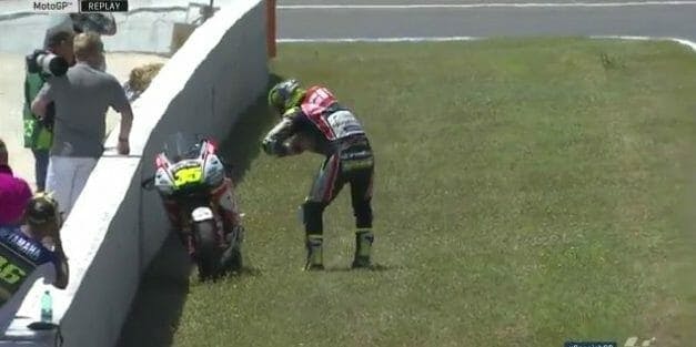 Video: Cal Crutchlow Gets Stung By Wasp as He Qualifies for MotoGP Race
