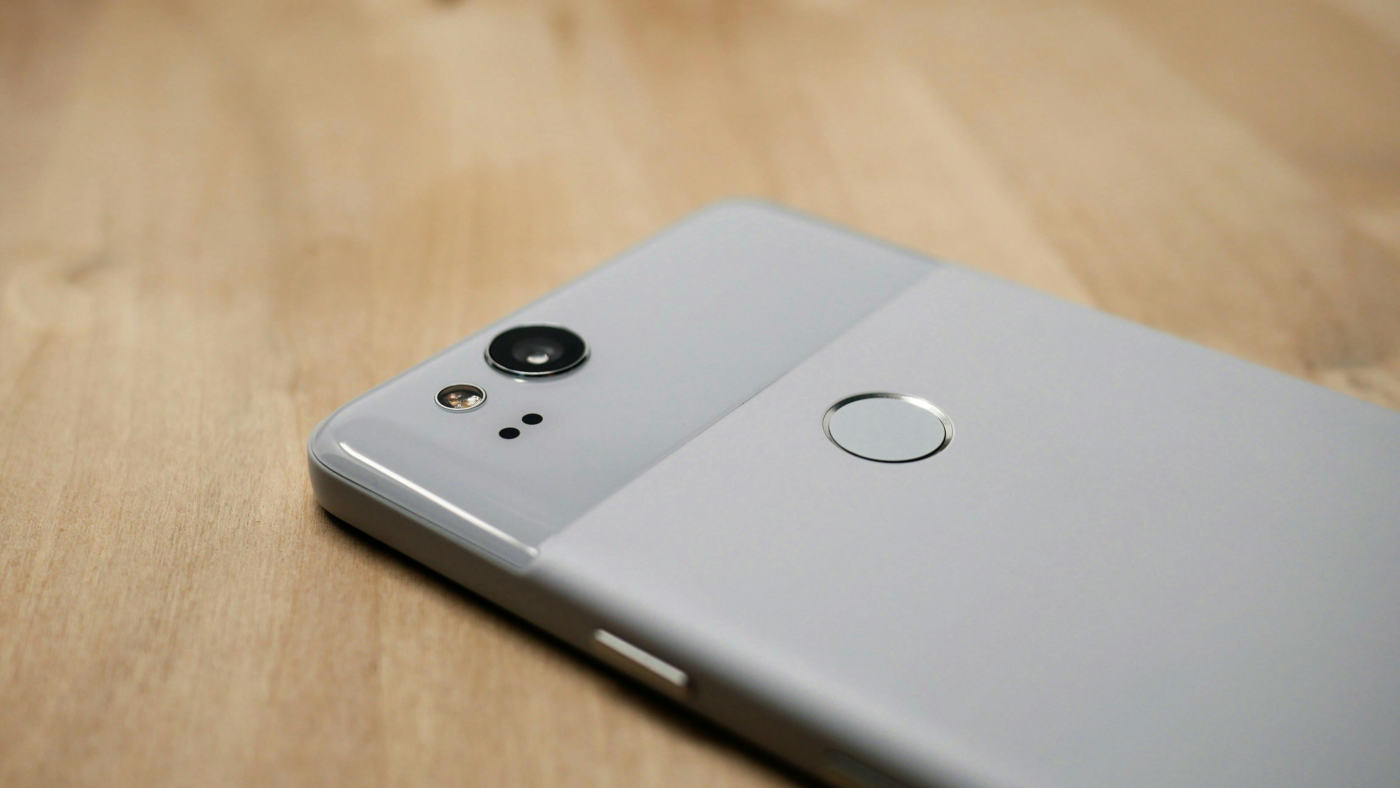 The Pixel 2 XL would be the best phone if its screen wasn't so