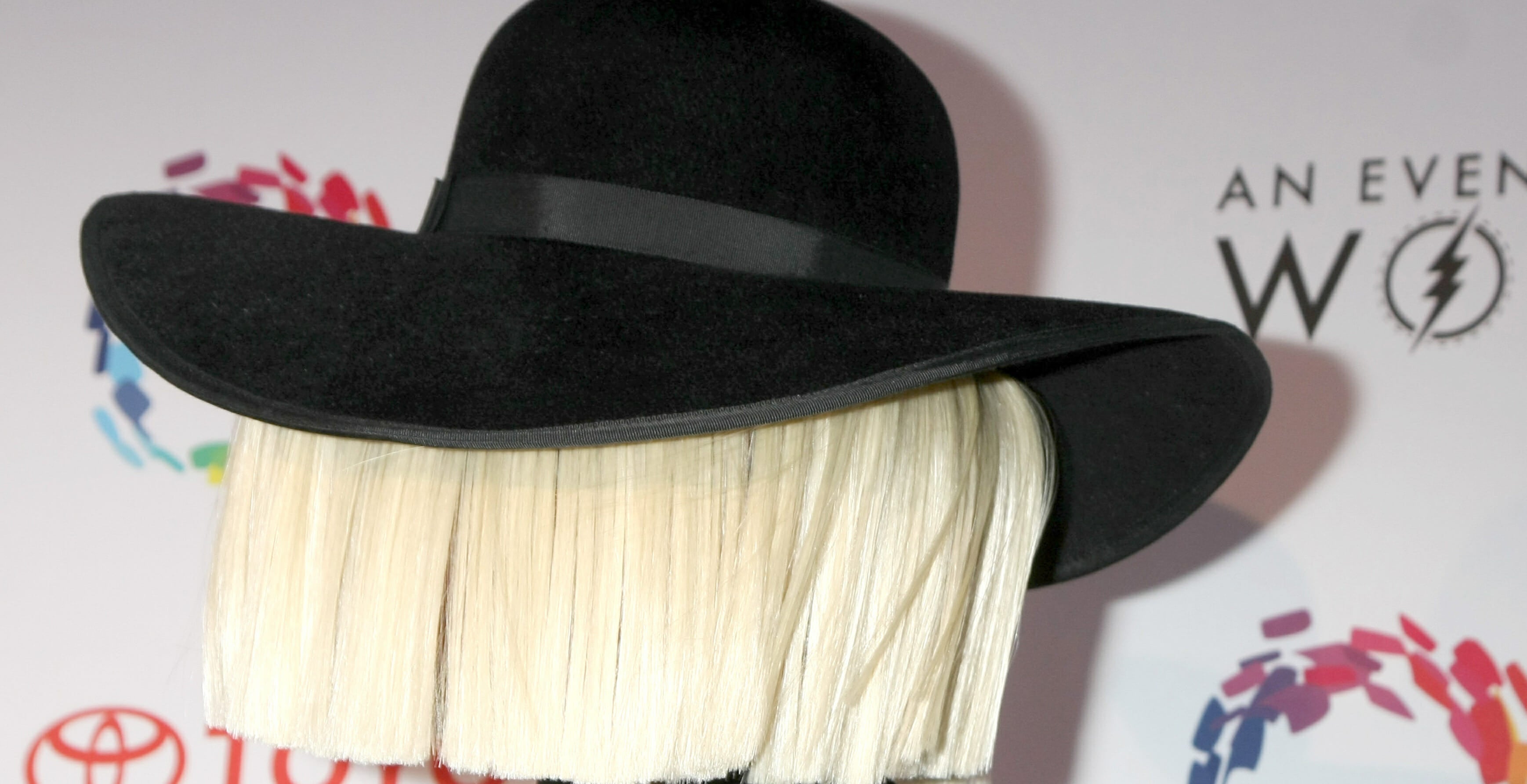 Sia Nude Photos: Singer Post Pics Online to Thwart Paparazzi