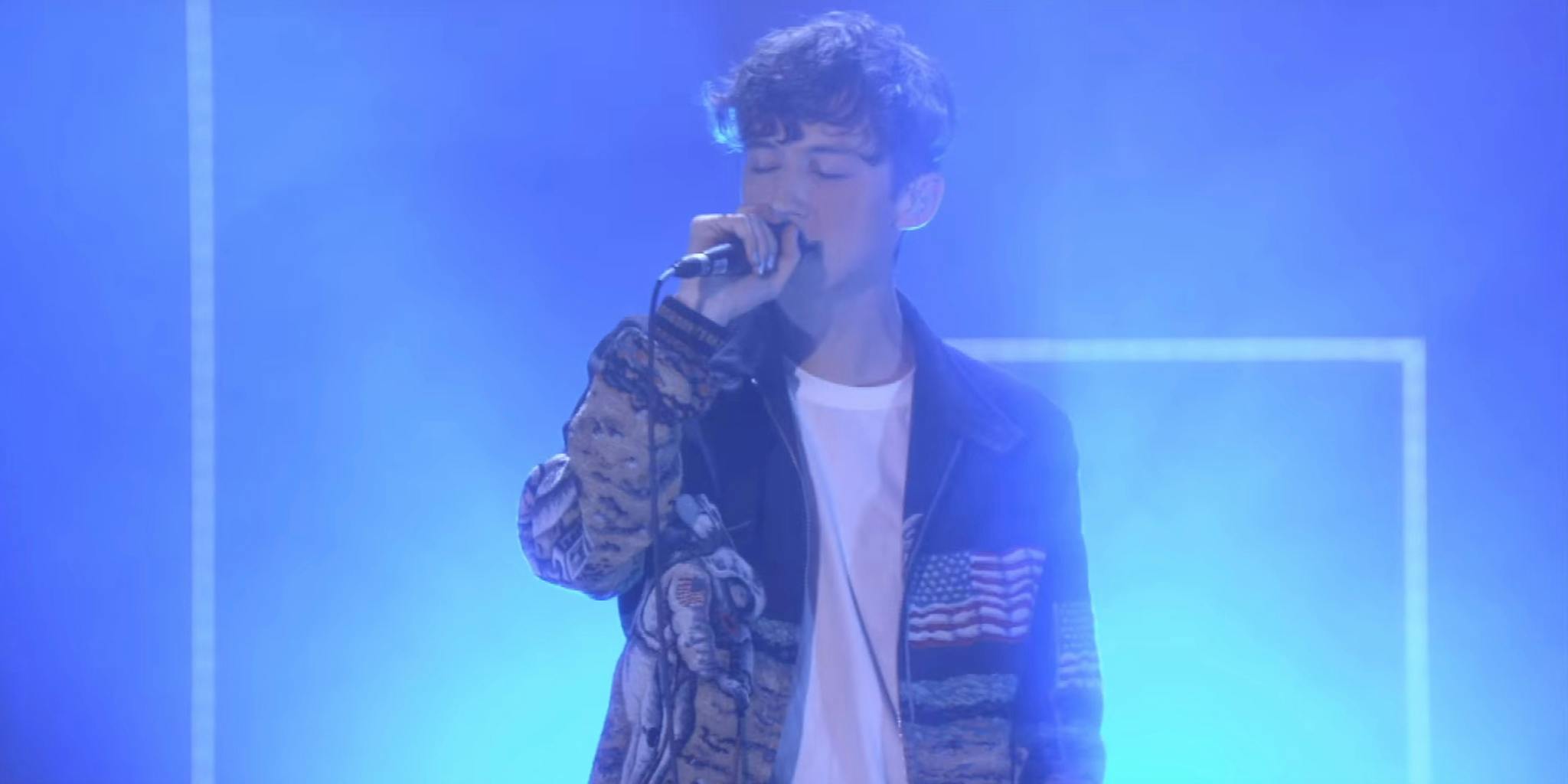 Live from L.A., Troye Sivan proves his star power