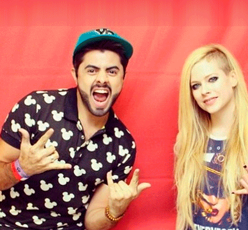 avril lavigne meet and greet gif