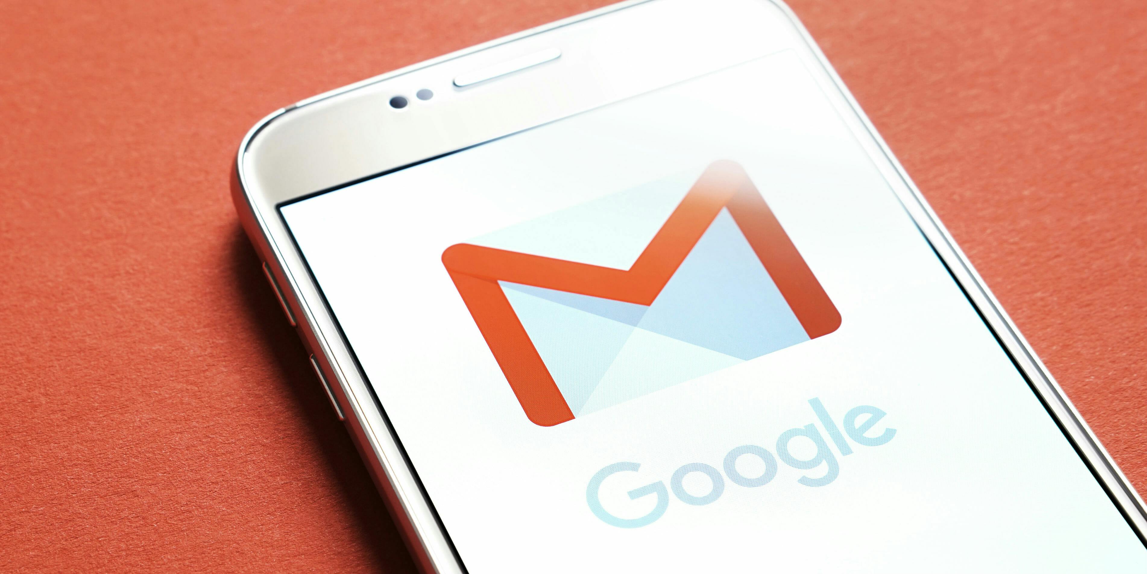 Google электронные. Gmail на смартфоне. Gmail 2. Смартфон gmail модели. Смартфон gmail 2010 год.