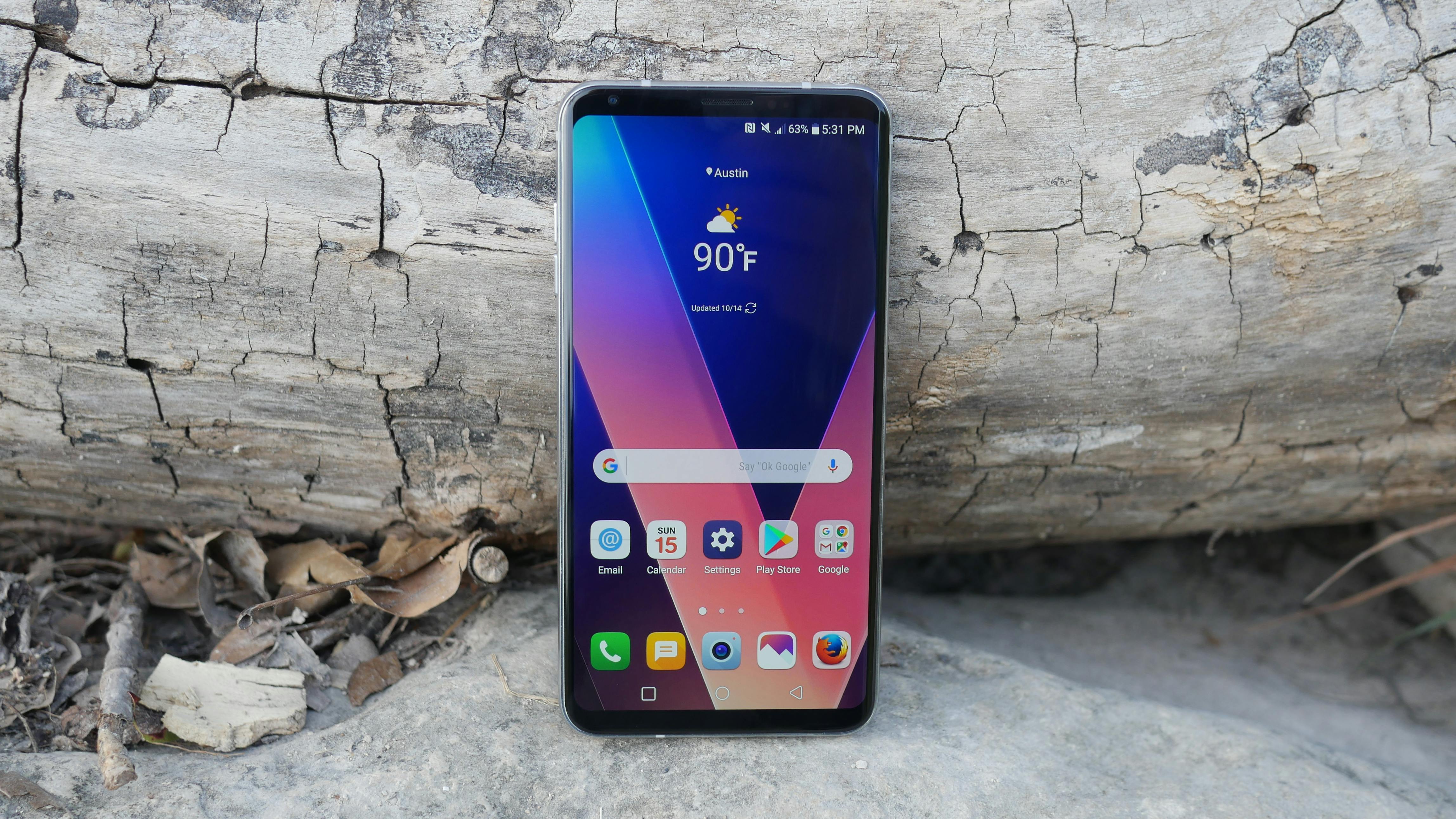 best smartphones 2018 LG V30 smartphone front display