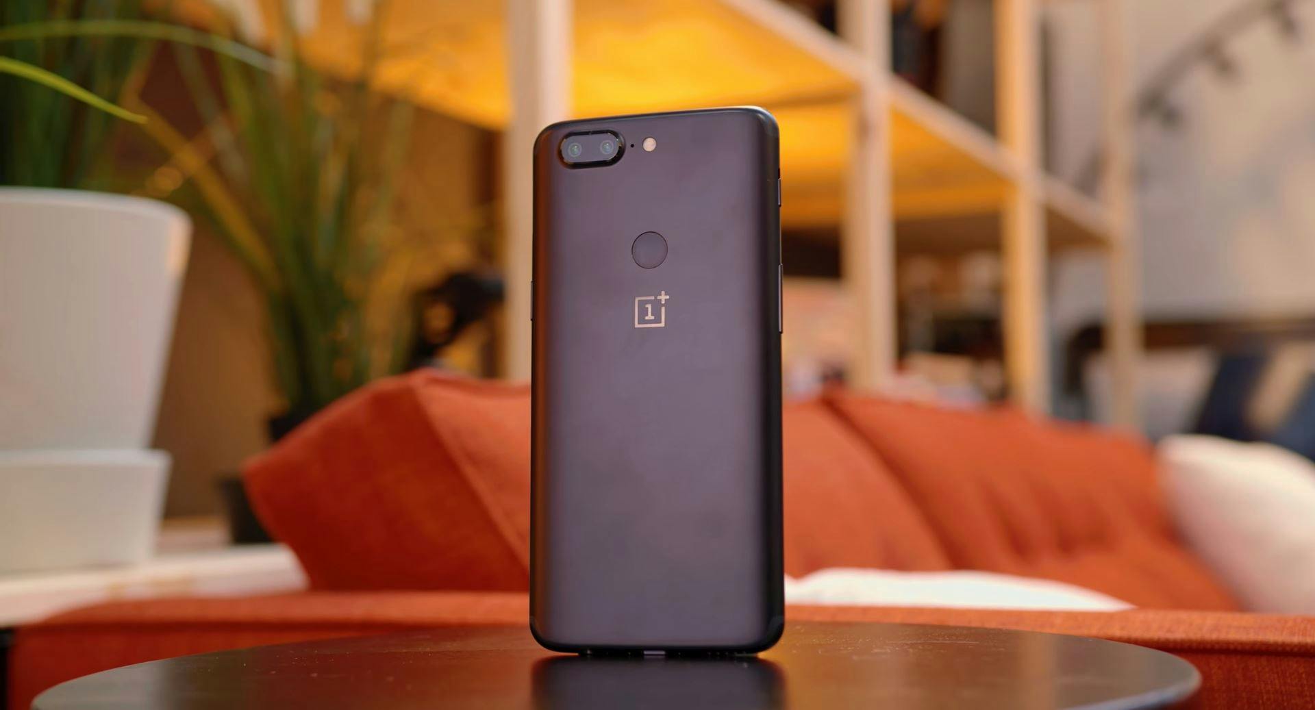 OnePlus 5T smartphone rear