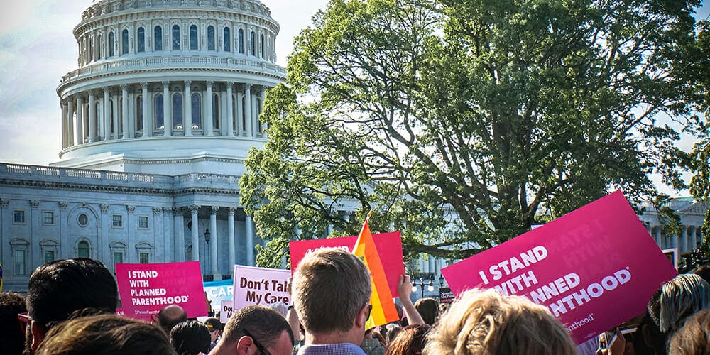 Trump Administration to Cut Planned Parenthood Funding