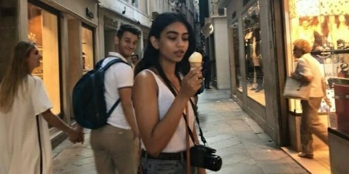 DIstracted Boyfriend meme ice cream