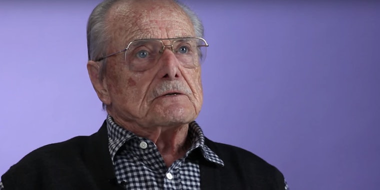 Actor William Daniels, who played Mr. Feeny on 'Boy Meets World,' fended off a would-be burglar at his home.
