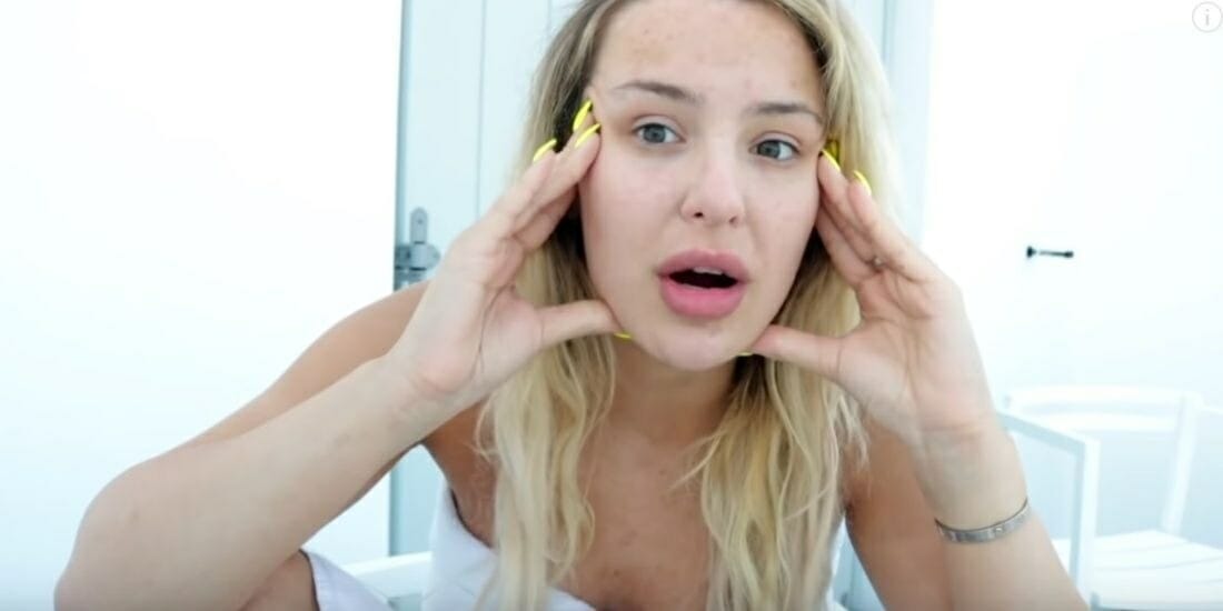 YouTuber Tana Mongeau accused of sexualizing 15-year-old JoJo Siwa in Hallo...