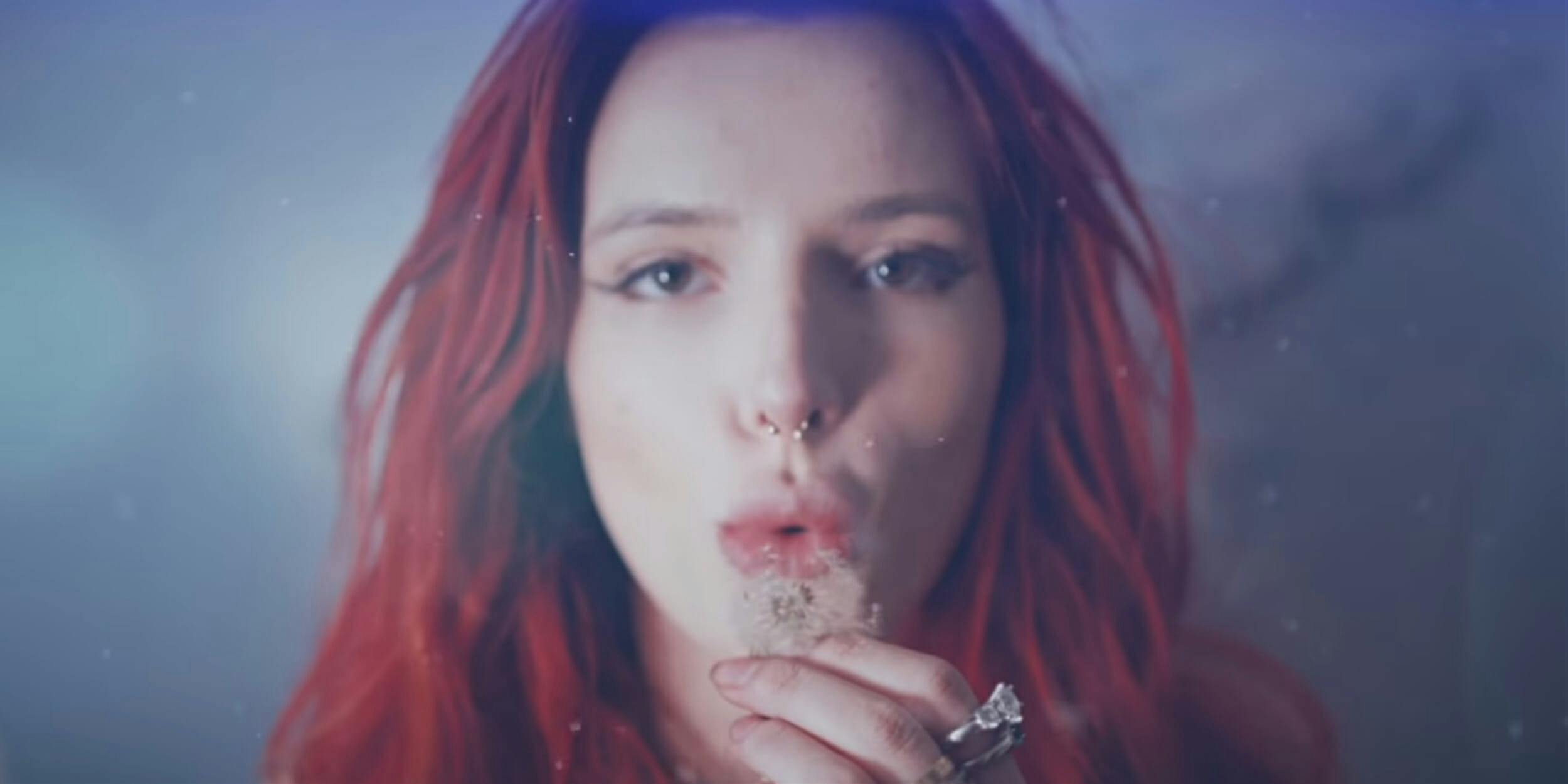 Bella bella video. Белла Торн 2020. Bitch im Bella Thorne. Bella Thorne tik Tok. Белла Торн onlyfans.