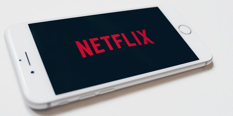 watch netflix on apple devices