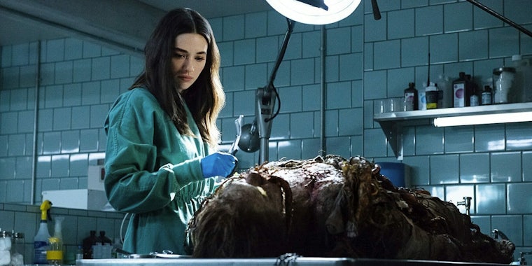 swamp thing tv review