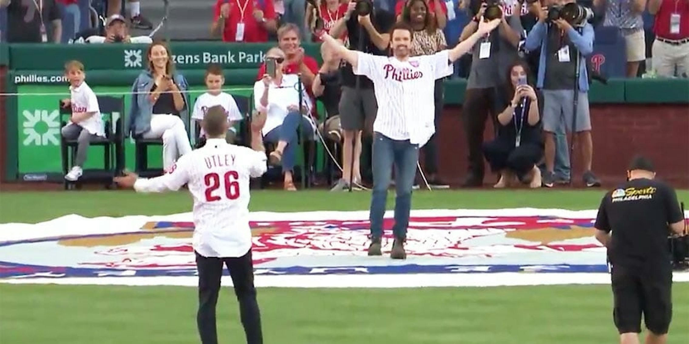 Mac From It's Always Sunny Catches Chase Utley's First Pitch