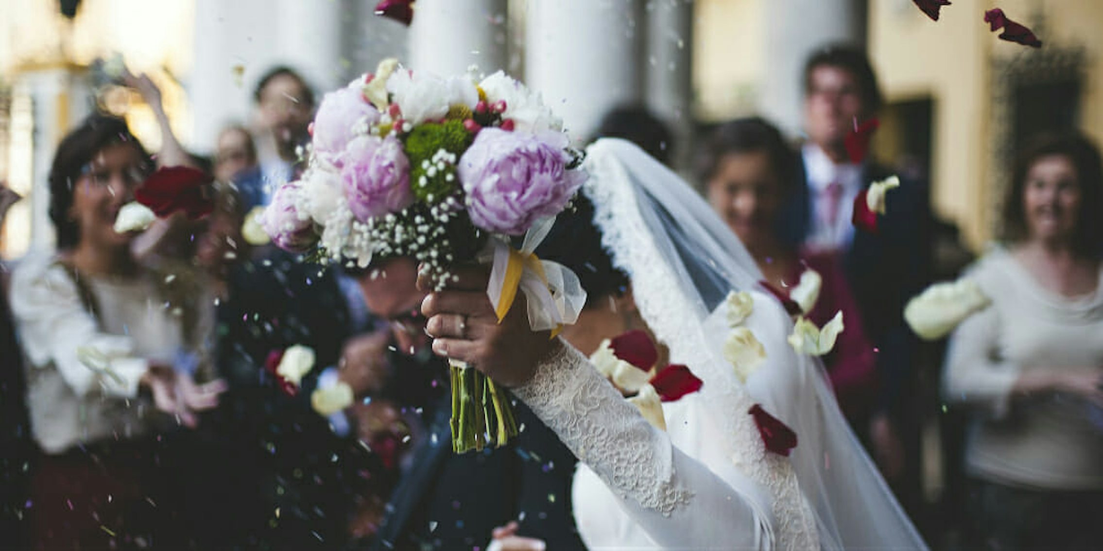grooms-mother-tricks-wedding-guests