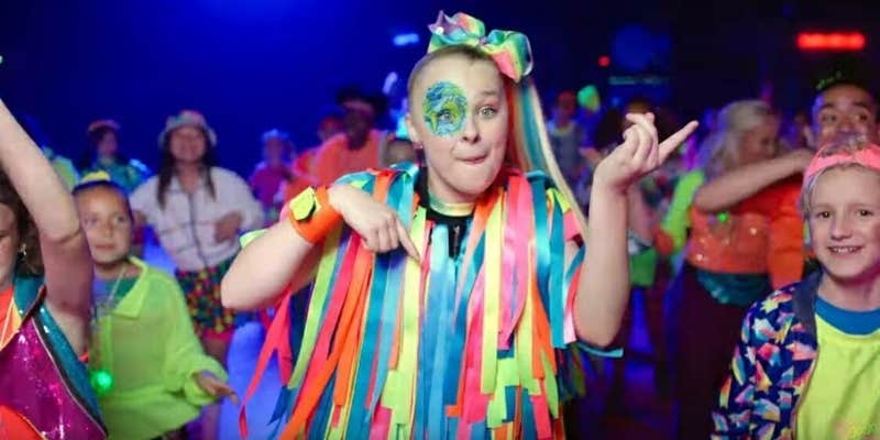 JoJo Siwa’s Makeup Line Recalled From Claire’s for Asbestos