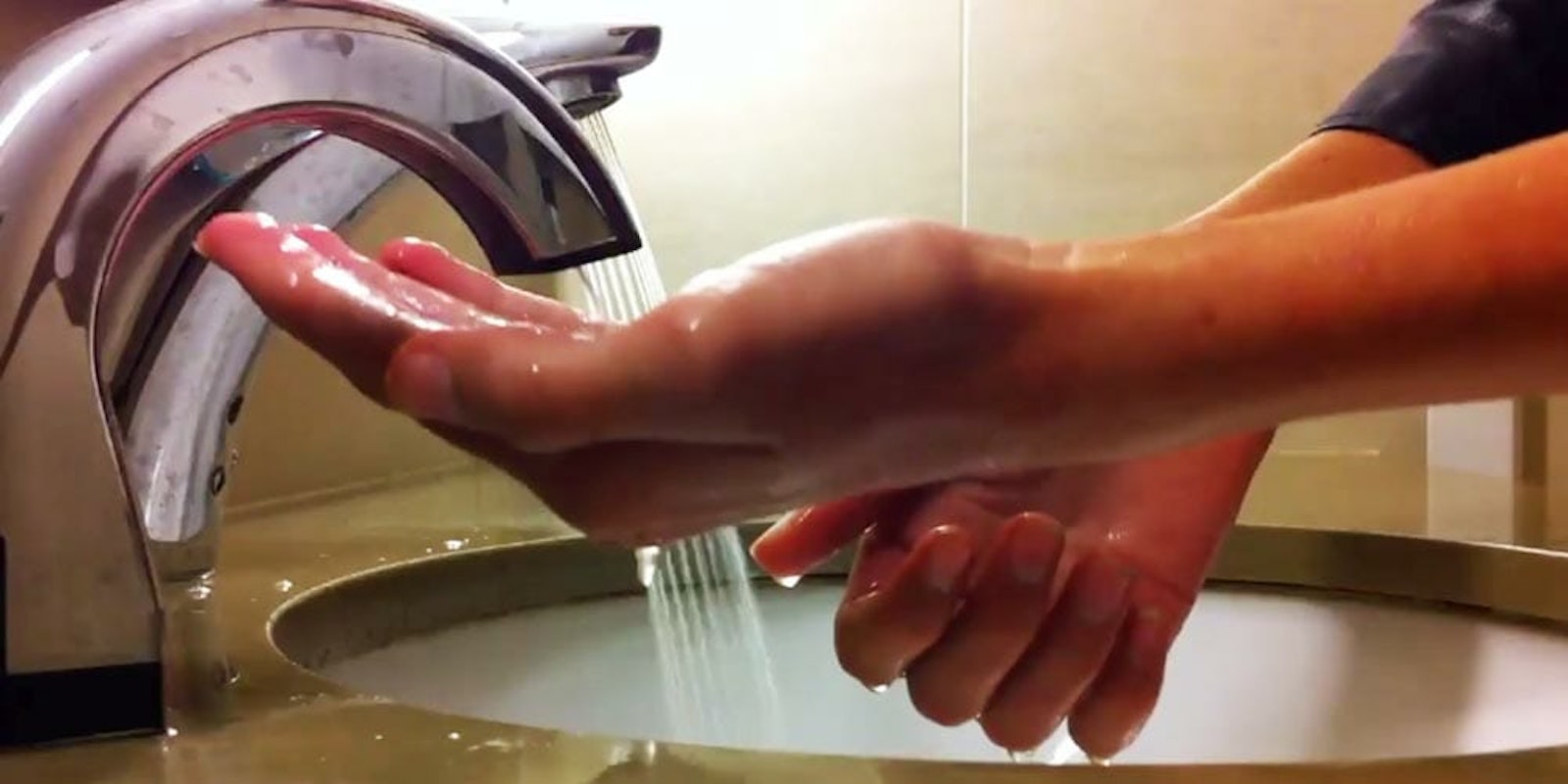 washing hands debate