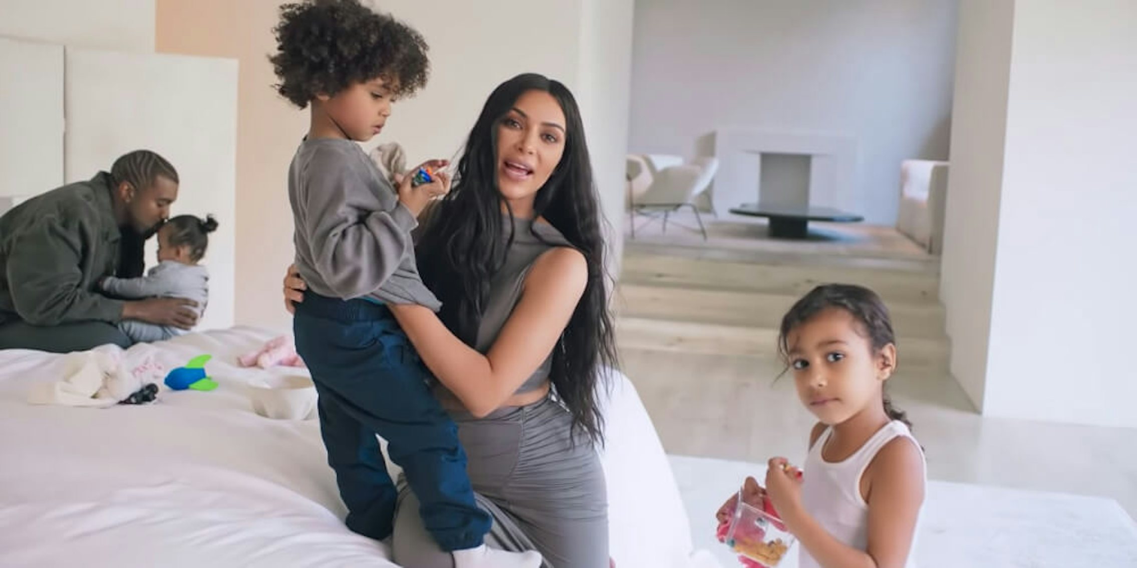 kim-kardashian-west-family-halloween-photoshop-fail