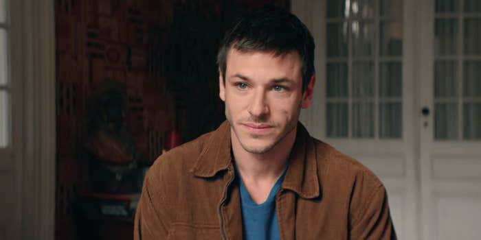 Review Netflix S Twice Upon A Time Is A Dull Sci Fi Romance To Skip Review Netflix S Twice Upon A Time Is A Dull Sci Fi Romance To Skip