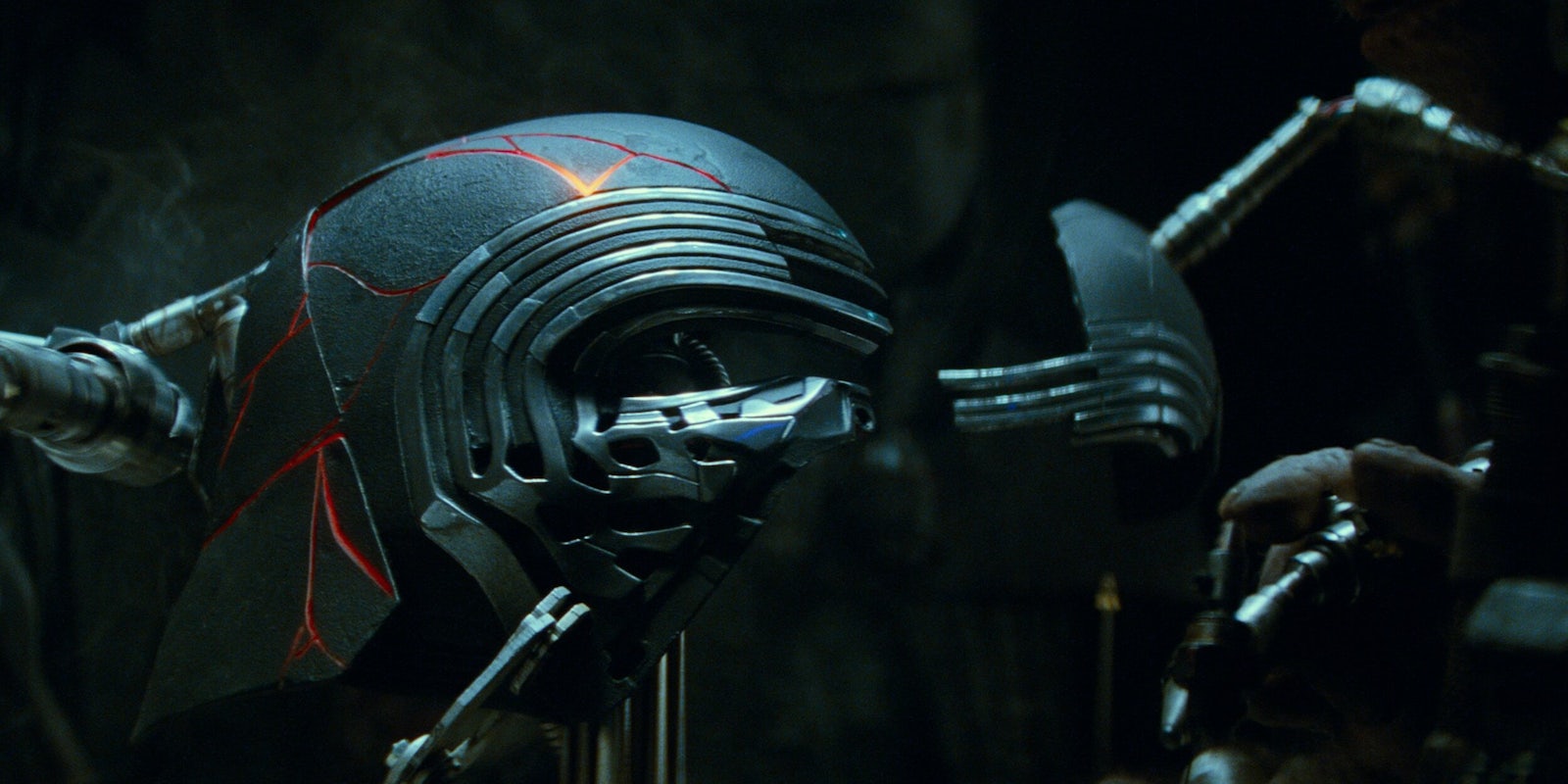the rise of skywalker kylo ren helmet