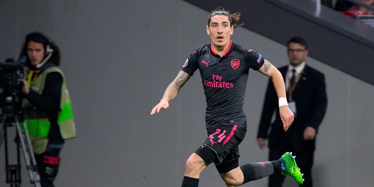 Hector Bellerin playing match for Arsenal