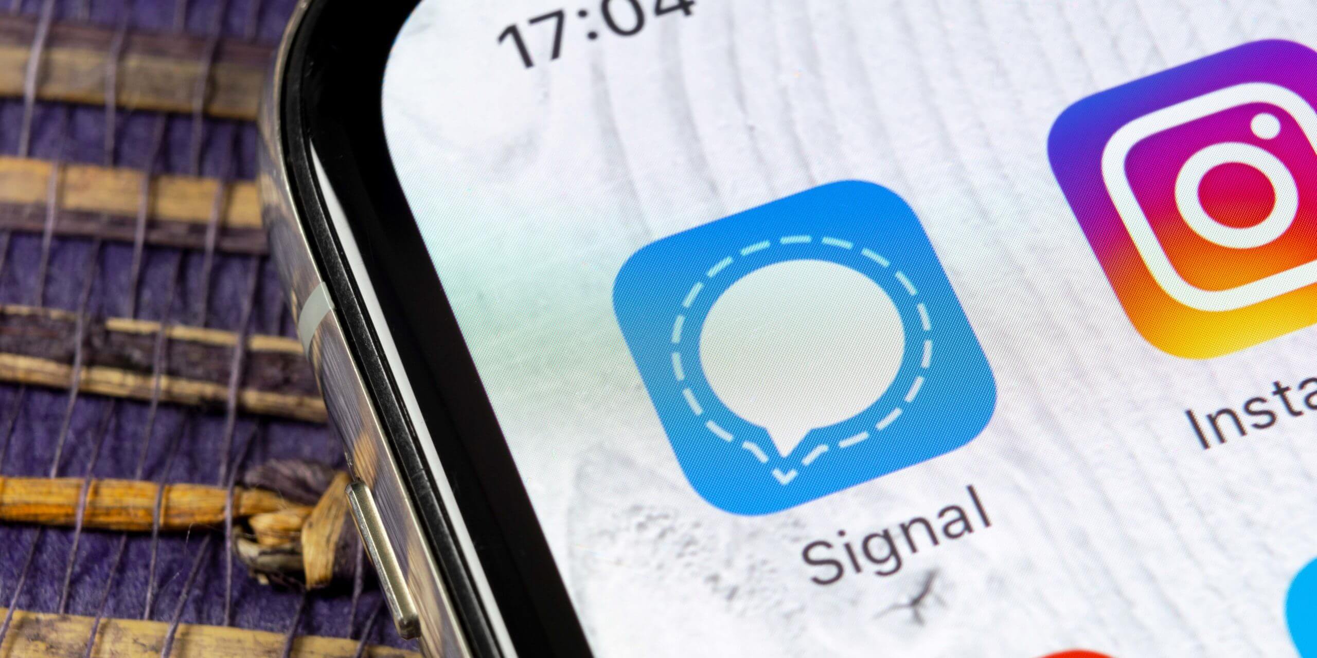 Signal EARN IT Act