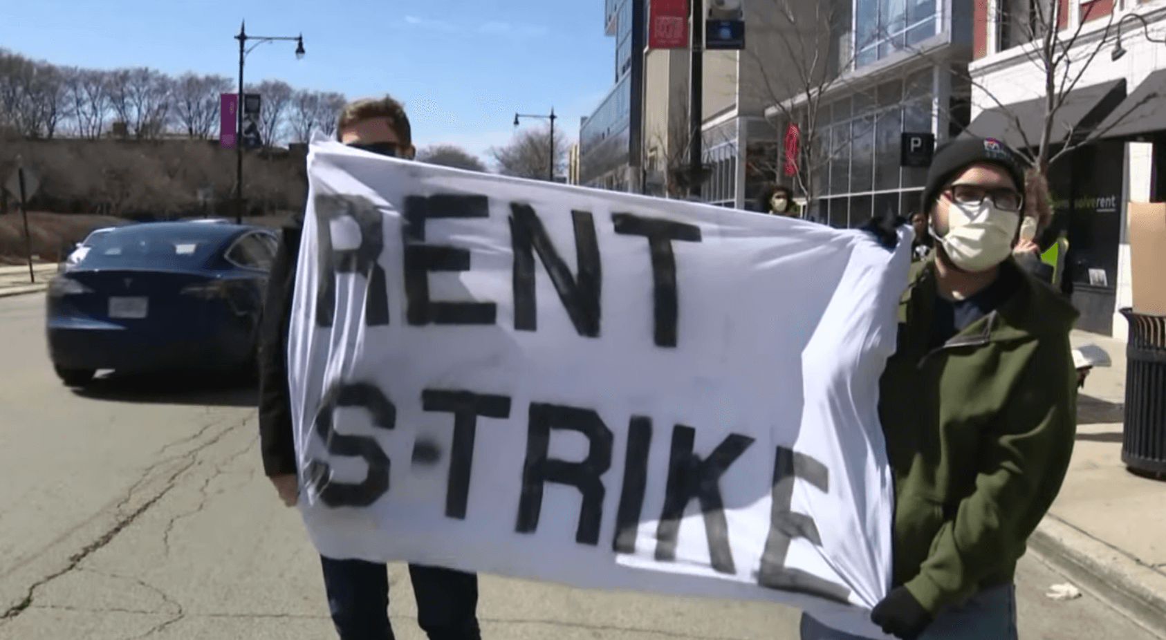 Tenants-in-Chicago-participate-in-rent-strike