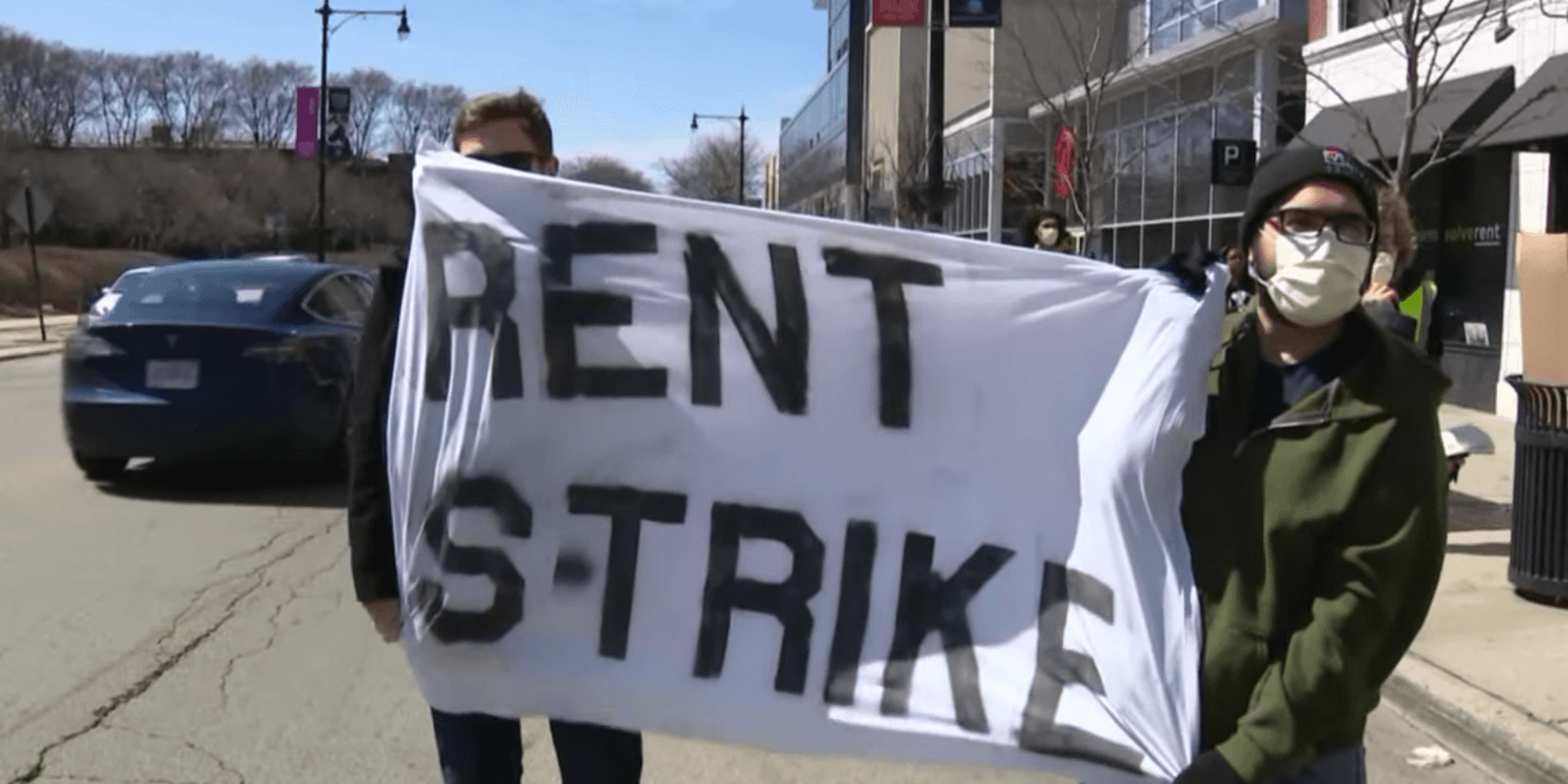 Tenants-in-Chicago-participate-in-rent-strike