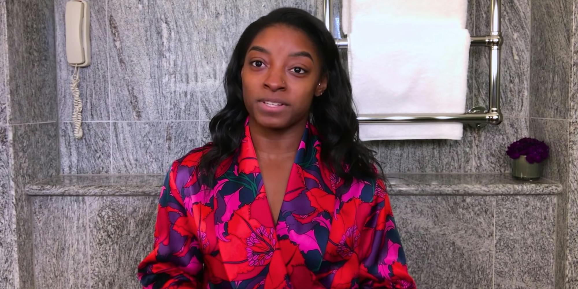 Fans Are Not Happy With Annie Leibovitz S Vogue Shoot Of Simone Biles