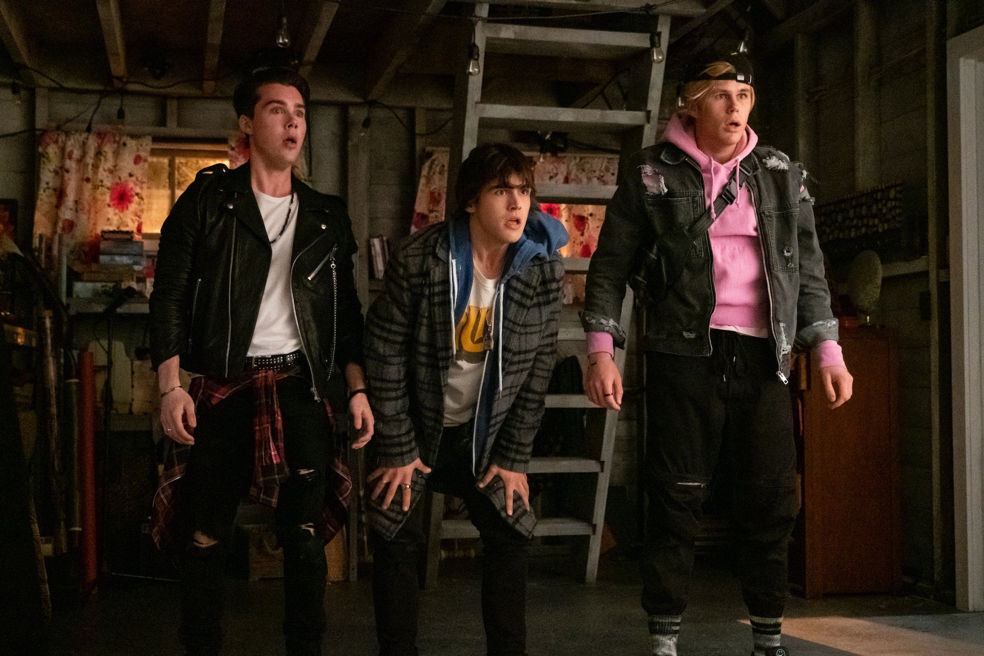Julie And The Phantoms Streaming Vf Review: 'Julie And The Phantoms' Hits the High Notes