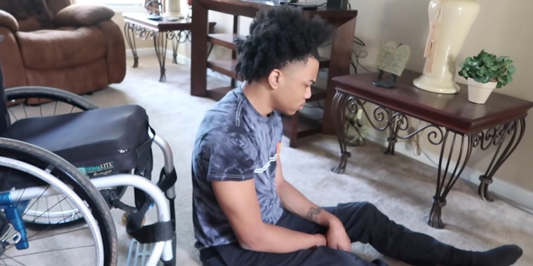 youtuber hiding disabled boyfriend's wheelchair