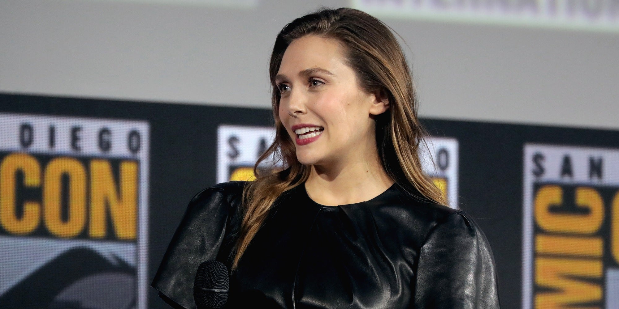 Some People Just Learned Elizabeth Olsen Is Related To The Olsen Twins Some People Just Learned Elizabeth Olsen Is Related To The Olsen Twins