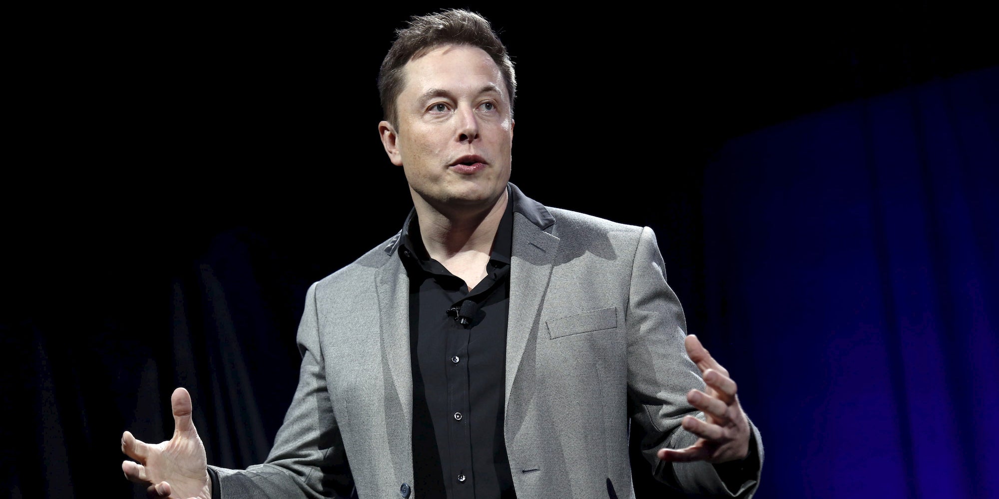 Elon Musk announces he's leaving Twitter