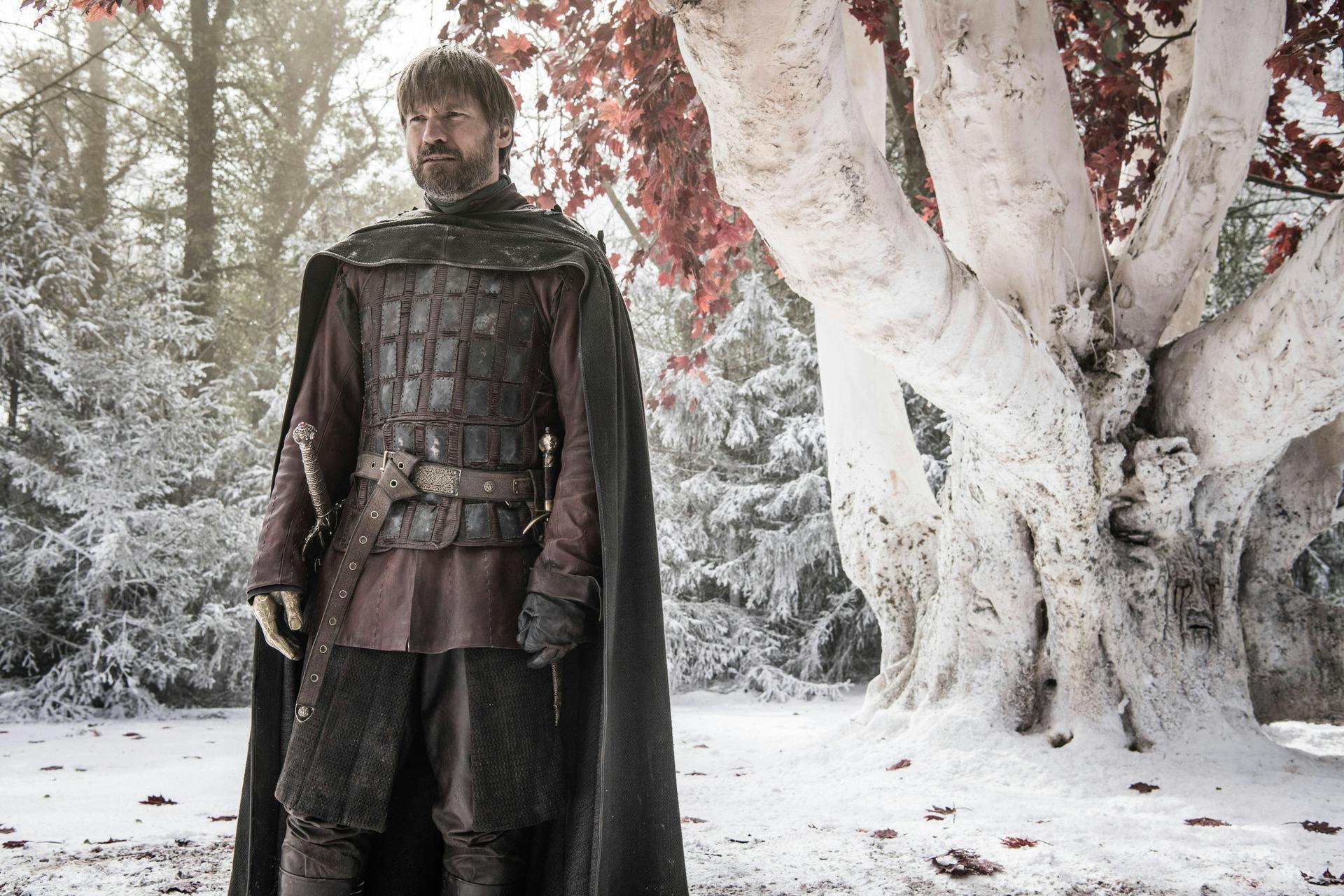 jaime lannister stands in front of white tree