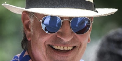 Bill de Blasio wearing sunglasses.