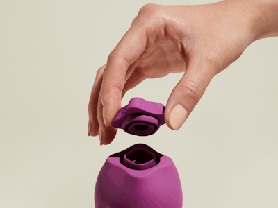 The Poet clit sucking vibrator by smile makers has a detachable and replaceable head for the perfect fit.