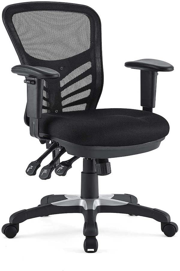 Black ergonimic desck chair with ample back support and three different height and comfort levers