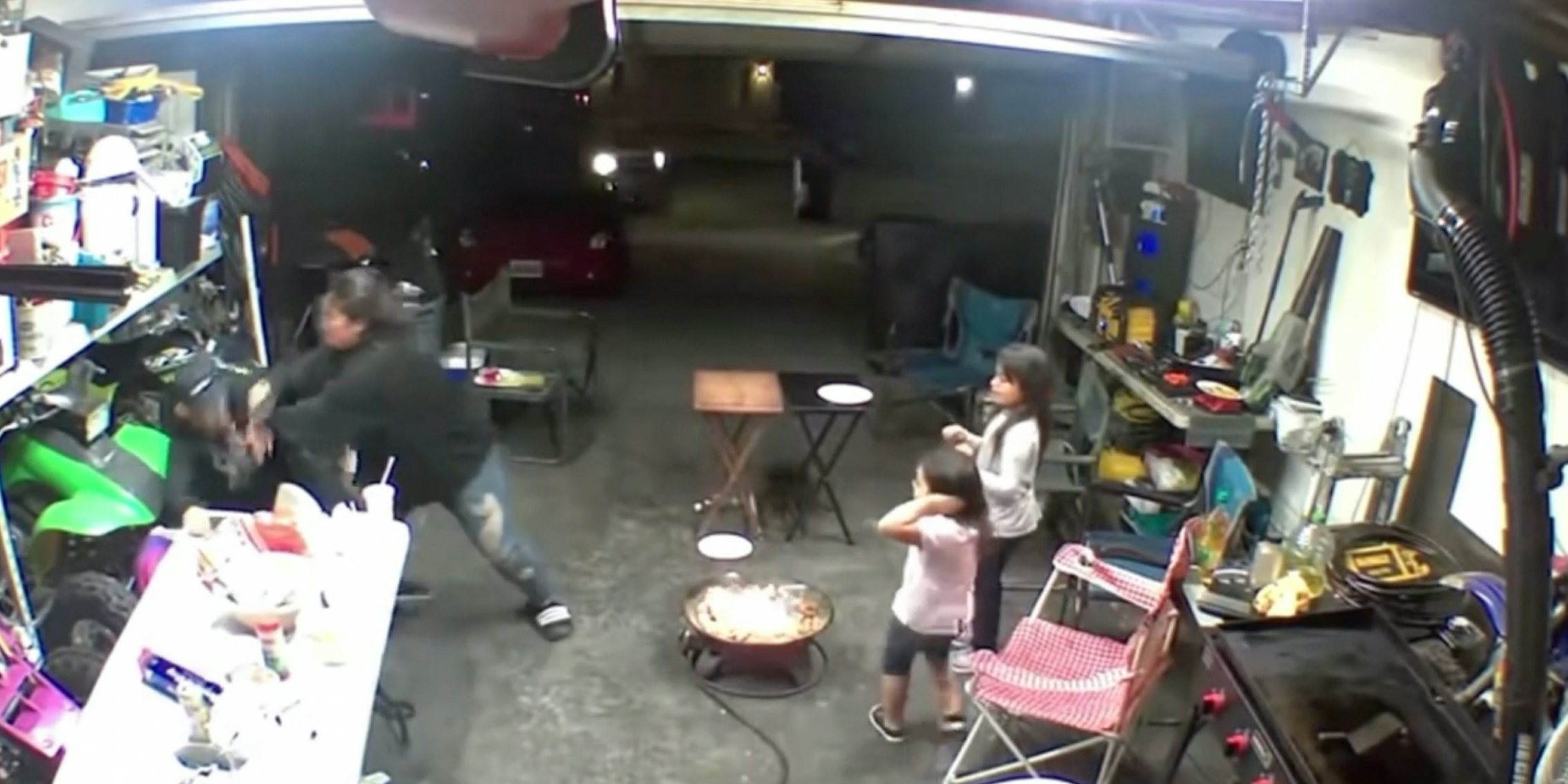 Mom, Daughter Fight Off Intruder In Their California Restaurant