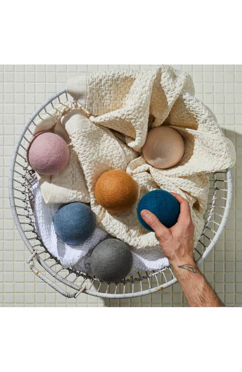 Wool dryer balls