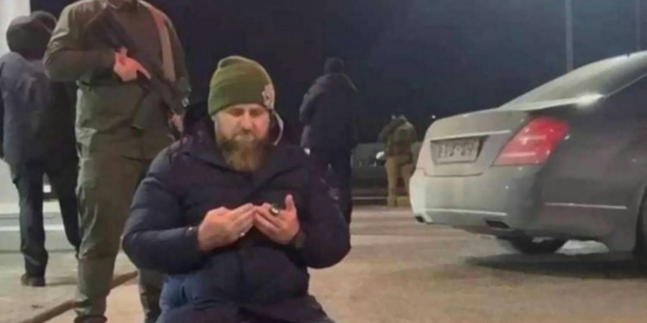 photo of Kadyrov kneeling at gas station