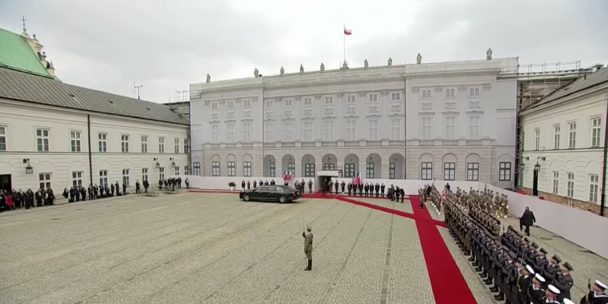 The presidential palace in Poland surrounded by troops and government officials