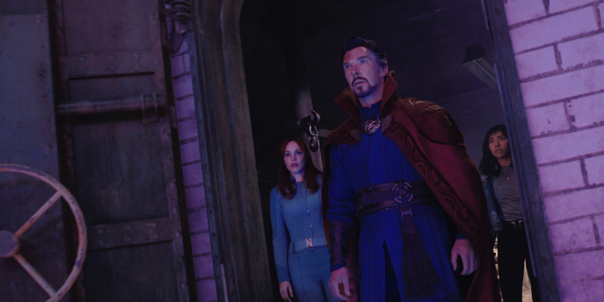 (l-r) christine palmer, stephen strange, and america chavez in doctor strange in the multiverse of madness