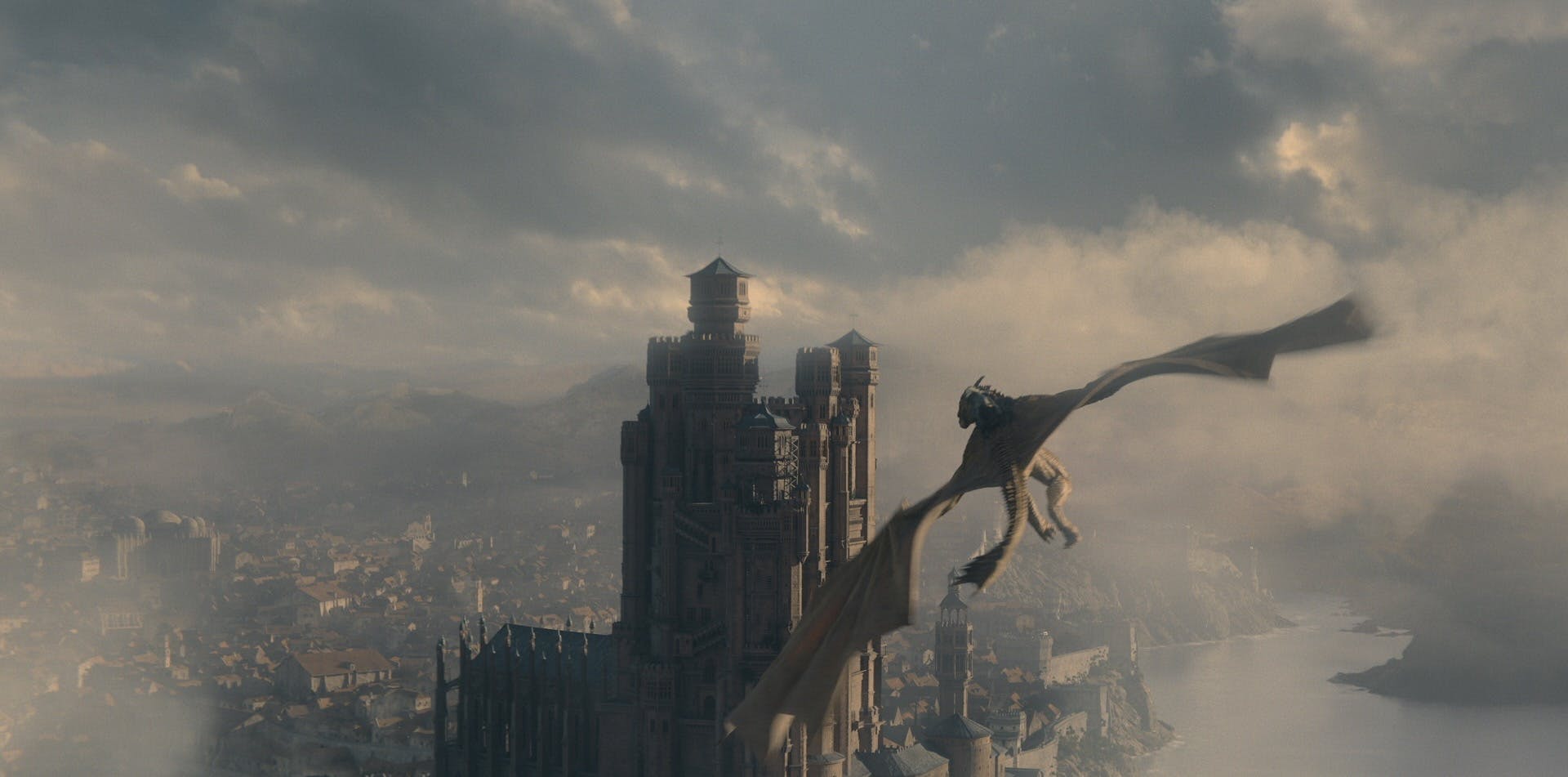 the dragon syrax flying in king's landing in house of the dragon