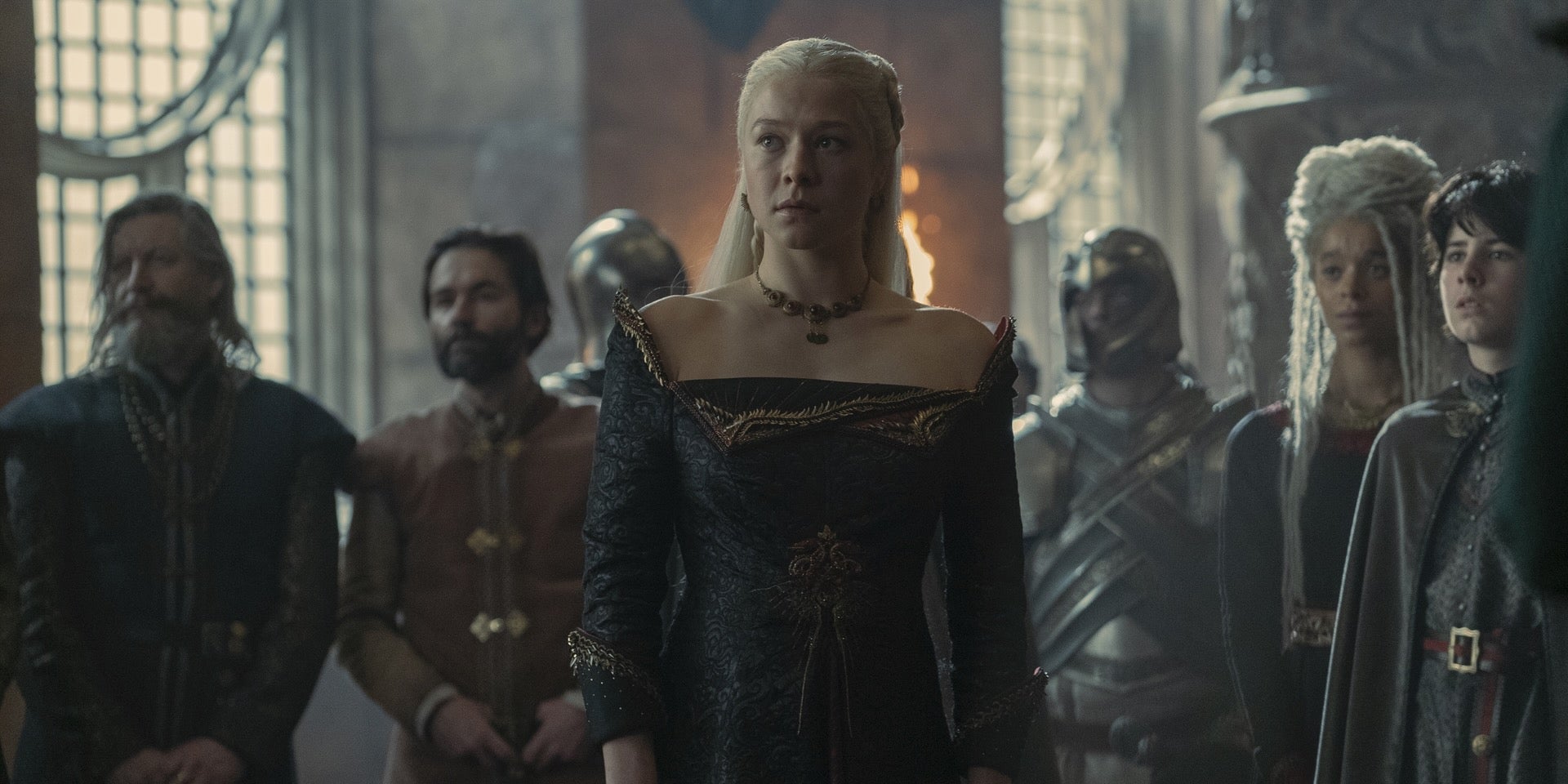 rhaenyra targaryen (center) in house of the dragon