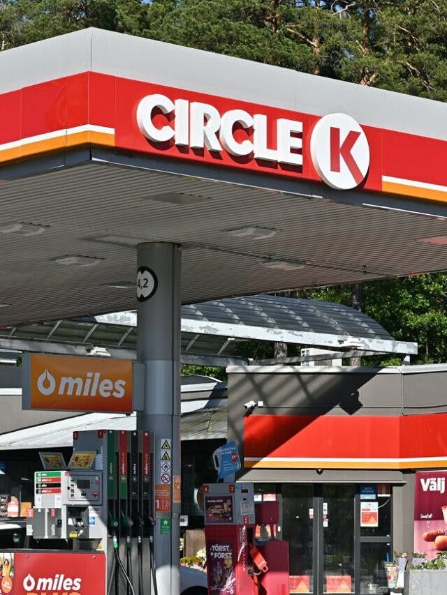 Circle K Customer Finds Employee Asleep in Parking Lot