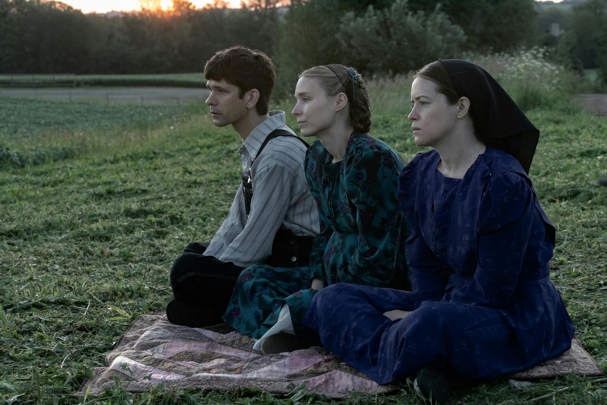 (l-r) ben whishaw, rooney mara, and claire foy in women talking