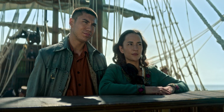 archie renaux (left) and jessie mei li (right) in shadow and bone season 2
